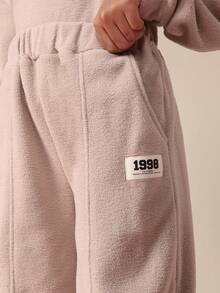 SUMWON Conjunto coordinado de sudadera con capucha con parche y pantalones de pierna ancha para niñas preadolescentes, atuendo casual - Albaricoque - Ver 6