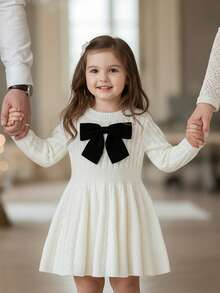 SHEIN Vestido de punto informal para bebé niña con decoración de lazo, otoño/invierno - Blanco - Ver 5