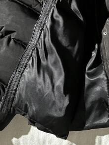 SHEIN 少女休閒百搭街頭風大廓型高領加厚短版彈性下擺填充外套，黑色女童填充外套 - 黑色 - 查看 12