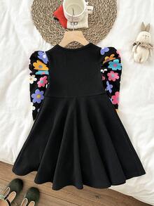 LMoss Kids Váy len cổ tròn tay dài họa tiết hoa chắp vá cho bé gái - màu đen - Xem 4