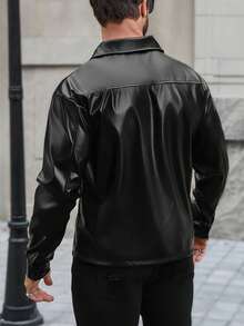 Manfinity LEGND 男士纯色PU皮单排扣长袖口袋休闲衬衫，黑色设计师夹克，男士衬衫，黑色时尚复古风，适合日常休闲、周末旅行、户外活动、探险旅行、轻松的工作环境或半正式场合，也是送给男友/丈夫、周年纪念日或圣诞节的理想礼物。 - 黑色 - 查看 2