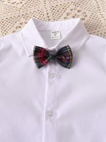 SHEIN 2 Stücke Gentleman Outfit für Kleine Jungen, weiß Langarm Hemd mit Knöpfen und burgunderrote karierte Anzughose, elegante Fliege, modischer Gentleman Stil, geeignet für Geburtstagsfeiern, formelle Anlässe, Hochzeiten, Taufen, Schulanfang, Halloween, Weihnachten - Verschiedenfarbig - Übersicht 4