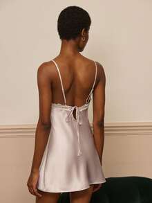 lacRébo Bộ đồ ngủ gợi cảm 2 món phong cách cổ điển với váy ngủ bằng vải satin và ren và áo choàng ren mi - Màu Xám nhạt - Xem 2