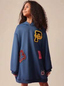 SUMWON 青少年超大号连帽连衣裙，带徽章刺绣字母，学校风格运动衫连衣裙