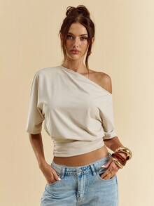 SHEIN BAE 休闲黑色不对称领口百搭 T 恤，适合日常穿着、约会、下午茶、与朋友聚会、百搭场合、夏季 - 杏色 - 查看 1