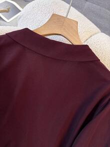 GlowEve CURVE Áo sơ mi dài tay cổ ve lật màu trơn thường ngày cỡ lớn cho nữ - Màu Đỏ Sâu - Xem 6