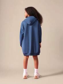 SUMWON 青少年超大号连帽连衣裙，带徽章刺绣字母，学校风格运动衫连衣裙