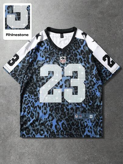 Prep T-shirt à manches courtes pour hommes, style urbain hip-hop avec imprimé vintage de slogan de nom de ville américaine sur fond de motif animal léopard. Convient pour le port quotidien au printemps/été