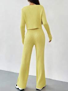 SHEIN EZwear Conjunto de dos piezas de cardigan de punto acanalado negro y pantalones de punto con pierna acampanada de estilo Y2K de verano - amarillo ganso - Ver 2