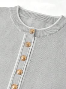 Ellevyn 女士灰色金属纽扣撞色滚边修身弹力优雅日常休闲通勤短款毛衣连衣裙 - 灰色 - 查看 12