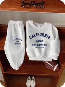 SHEIN 男婴两件套保暖圆领卫衣和运动裤套装，舒适休闲基础款，适合室内、室外、日常穿着、运动、派对、拍照、节日、街头穿搭，秋冬季男婴毛衣套装，两件套，男婴街头服饰 - 灰色 - 查看 1