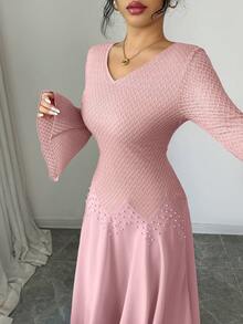 Modelyn Modisches, elegantes Kleid mit V-Ausschnitt, strukturierter Strickware, Perlen und ausgestelltem Chiffon