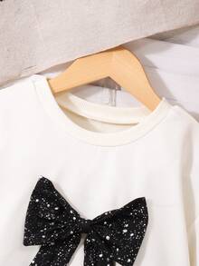 SHEIN 2件套少女休闲印花T恤和印花长裤，含购物袋，时尚少女套装 - 彩色 - 查看 3