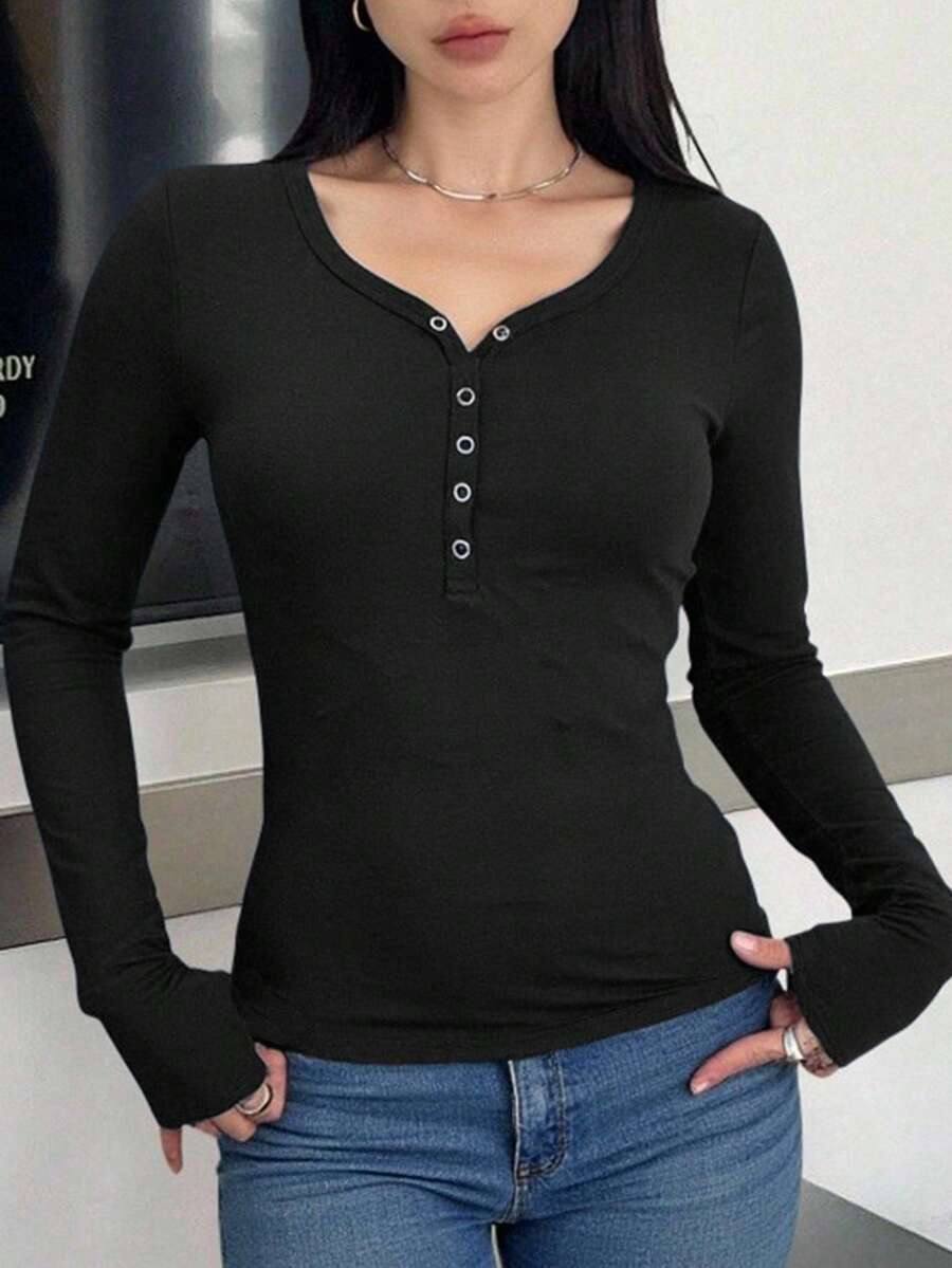 SHEIN Tween Girls Tight-Fitting, Fashionable Basic Button-Detailed Long Sleeve Casual T-Shirt, Back To School, Simple Tee, Elastic & Soft Ribbed Fabric, Black Cute Black Tops Long Sleeve Tops Black Shirt Black Long Sleeve Top Tight Shirts For Girls - Black - View 1