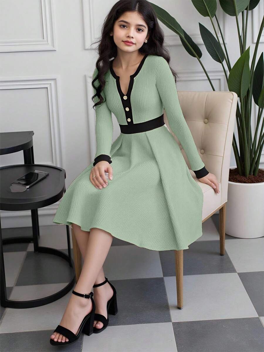 SHEIN 少女优雅提花V领金属纽扣装饰长袖修身针织连衣裙,休闲户外派对连衣裙,秋冬季 - 薄荷綠 - 查看 1