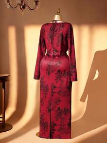 Rometta فستان ماكسي مطبوع بالأزهار مع حمالات طويلة مناسب للمقاسات الكبيرة، ذو رقبة مربعة وشق في الخلف، فستان حرير الحليب مطبوع بالأزهار للنساء، فستان أنيق بأكمام طويلة مطبوع بالأزهار مناسب للسهرات، تصميم رقبة مربعة، مناسب للربيع والخريف، المناسبات اليومية، التجمعات، العطلات، بتصميم أنيق وأنثوي