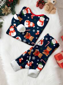 SHEIN Conjunto de ropa de estar en casa cómoda y casual con temática navideña para bebé niño, con estampados clásicos de árbol de Navidad y lindos osos, top de manga larga y pantalones, adecuado para otoño/invierno