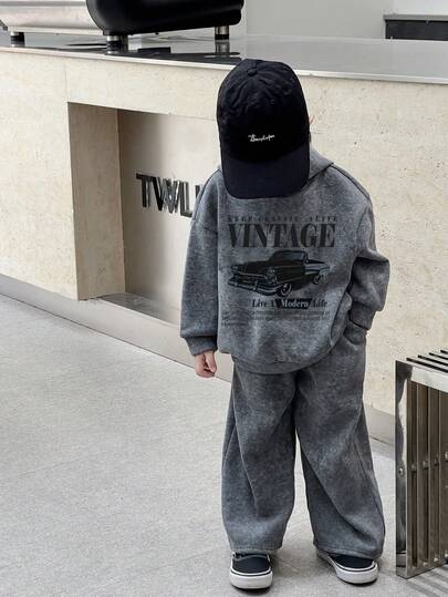 SHEIN 2 件套年轻男童休闲街头时尚韩版雪花连帽运动衫和纯色松紧腰运动裤套装，适合返校、生日、迎婴派对、节日派对、秋冬季