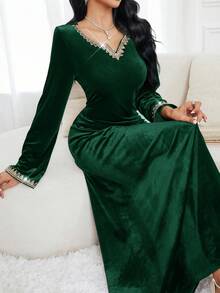 Al Najma Elegant Velvet Long Sleeve Modest Dress, Arabic Style For Women - Dark Green - View 1