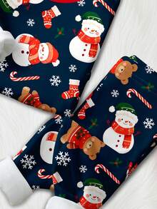 SHEIN Conjunto de ropa de estar en casa cómoda y casual con temática navideña para bebé niño, con estampados clásicos de árbol de Navidad y lindos osos, top de manga larga y pantalones, adecuado para otoño/invierno