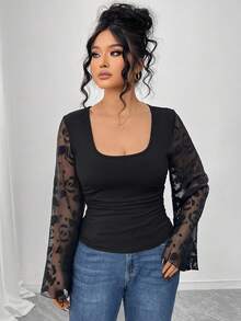 Gloray Áo thun nữ cổ vuông tay loe cắt xẻ co giãn cỡ lớn - màu đen - Xem 5