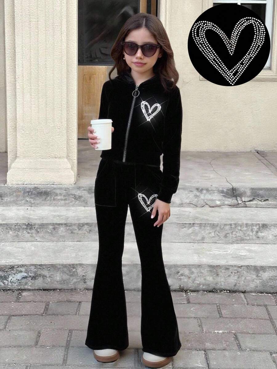 SHEIN Tween-Mädchen 2-teiliges Set aus Samt-Hoodie mit Herz-Strasssteinen und gerader Hose, schwarzes Samt-Outfit, geeignet für Weihnachten und Neujahr