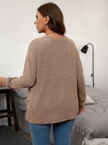 SHEIN LUNE Camiseta casual de talla grande con abertura lateral en unicolor, otoño - Marrón - Ver 2