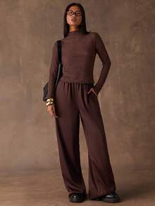 SHEIN BAE 这款棕色罗纹透视针织立领上衣非常适合冬季叠穿，也适合外出、感恩节、圣诞节、通勤、休闲穿着、新年等场合。棕色上衣，女士冬季服装，女士长袖上衣，女士外出上衣。