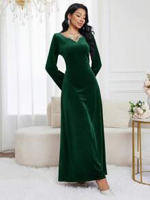 Al Najma Elegant Velvet Long Sleeve Modest Dress, Arabic Style For Women - Dark Green - View 5