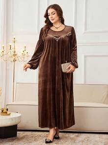 Al Najma 女士加大码长袖纯色丝绒荷叶边长款罩袍连衣裙