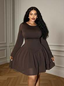 Veslaya Damen Große Größen Grundlegende einfarbige braune Langarm Geraffter Passform Elegantes Mini Doppel Volant Saum Jumpsuit Kleid, geeignet für Valentinstag, Alltag, elegante Anlässe, Große Größen braunes Jumpsuit Kleid, Große Größen Cocktailkleid, Große Größen Mehrstufiges Volant Saum Kleid, Hochzeitsgast Kleid - Braun - Übersicht 7