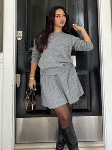 NegzBox 2 件套女士休闲圆领刺绣纯色 A 字形百褶裙和毛衣 - 灰色 - 查看 1