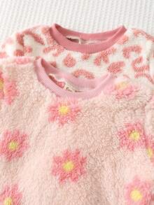 Cozy Pixies Conjunto de 2 piezas para niña bebé: top de otoño de manga larga con cuello redondo, estampado de leopardo, forro polar grueso y pantalones largos de cintura elástica - Rosa - Ver 3