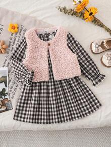 SHEIN 2件組女嬰絨毛背心外套 + 格紋泡泡袖洋裝，可愛休閒日常套裝，保暖舒適秋冬穿搭 - 彩色 - 查看 3