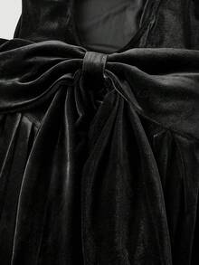 SHEIN MOD 黑色丝绒露背蝴蝶结连衣裙