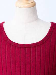 Glamorique Kids Vestido de manga larga con cuello de barco en rojo vintage para niñas, con textura acanalada elegante y decoración de dobladillo con cuentas, adecuado para Navidad, fiestas, otoño/invierno - Burdeos - Ver 3