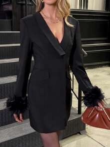 Elyressa فستان قصير أنيق وجذاب للنساء بياقة عميقة على شكل V وأساور فرائية - الأسود - مشاهدة 3