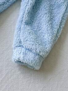 SHEIN 2 件男婴熊猫毛绒连帽套装，温暖休闲熊猫连帽衫运动衫 + 毛绒裤子，秋冬