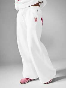 Missguided x Playboy 圣诞阔腿运动裤，带贴花装饰 - 白色 - 查看 2