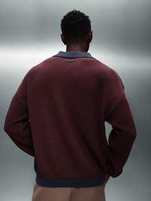 PLAYBOY X SUMWON 男士长袖针织 Polo 衫，撞色领和条纹图案，适合秋冬季商务休闲穿着