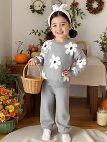 SHEIN 2pcs/Set Young Girl Floral Pattern Crew Neck Casual Sweater And Leggings Set Girls Sweater Sets Little Girl Autumn Suit Kids Autumn Clothes Toddler Girl Clothes Girls Fall Outfit,Fall&Winter,Halloween,Girl Fall Clothes,Girl Fall Tops,Mon And Daughter Matching ,New Fall Fashion,Sister And Me,Teen Girls Outfit Sets - Grey - View 3