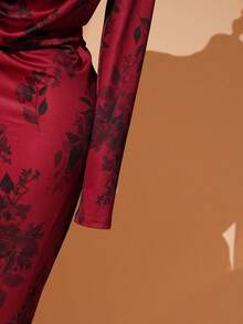 Rometta فستان ماكسي مطبوع بالأزهار مع حمالات طويلة مناسب للمقاسات الكبيرة، ذو رقبة مربعة وشق في الخلف، فستان حرير الحليب مطبوع بالأزهار للنساء، فستان أنيق بأكمام طويلة مطبوع بالأزهار مناسب للسهرات، تصميم رقبة مربعة، مناسب للربيع والخريف، المناسبات اليومية، التجمعات، العطلات، بتصميم أنيق وأنثوي