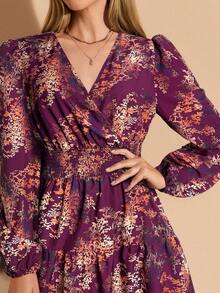 Amorya 女士优雅褶皱收腰印花长袖短款连衣裙，修身剪裁，适合日常穿着及多种场合，秋季款