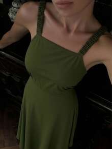 CAJUNI 性感纯色露背吊带连衣裙，夏季 - 綠色 - 查看 1