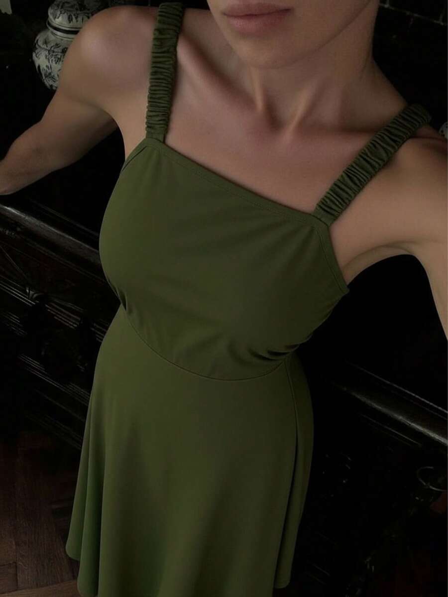 CAJUNI 性感纯色露背吊带连衣裙，夏季 - 綠色 - 查看 1