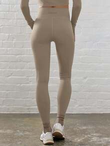 Musera Sport Sport Crossover Dipped Waist Fitted Contour Active-Wear Leggings Padel  Tennis  Pickleball Gym Fitness Fall Yoga Pilates Daily Casual - Mocha Brown - View 4