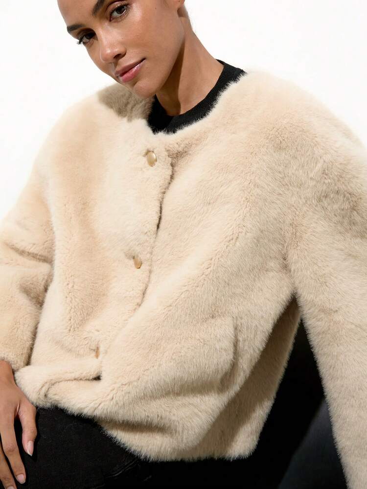 SHEIN Maija Women's Solid Color Long Sleeve Single-Breasted Loose Casual Faux Fur Jacket, Autumn/Winter Modern Urban Casual Fashion Business Casual Women's Office Wear Low-Key Old Money Style Effortless Temperament High-End Urban Commuting High-Quality Airport Women's Wear High-End Material High-End, Elegant, Old-Fashioned Cruise Attire For Wedding Guests A Must-Have For Autumn And Winter: A High-End, Comfortable, Vintage-Style Jacket