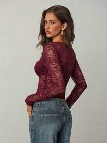 Aloruh 女装新款秋冬高街性感迷人浪漫蕾丝透视低胸圆环紧身镂空长袖 - 紅木色 - 查看 2