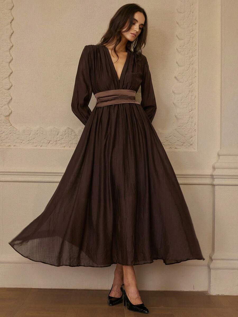 BELROSIE Abito lungo con maniche lunghe, scollo a V e vita in raso, stile europeo versatile per l'autunno/inverno - Caffè Marrone - Visualizzare 1
