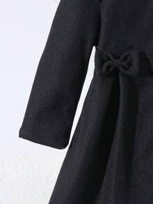 Elladie kids 女童秋冬甜美公主风浅蜜桃色荷叶边领蝴蝶结装饰中长款外套，韩版甜美风羊毛外套，适合日常上学、家庭休闲、节日聚会（如生日派对、新年拜访等），实用又时尚 - 黑色 - 查看 4